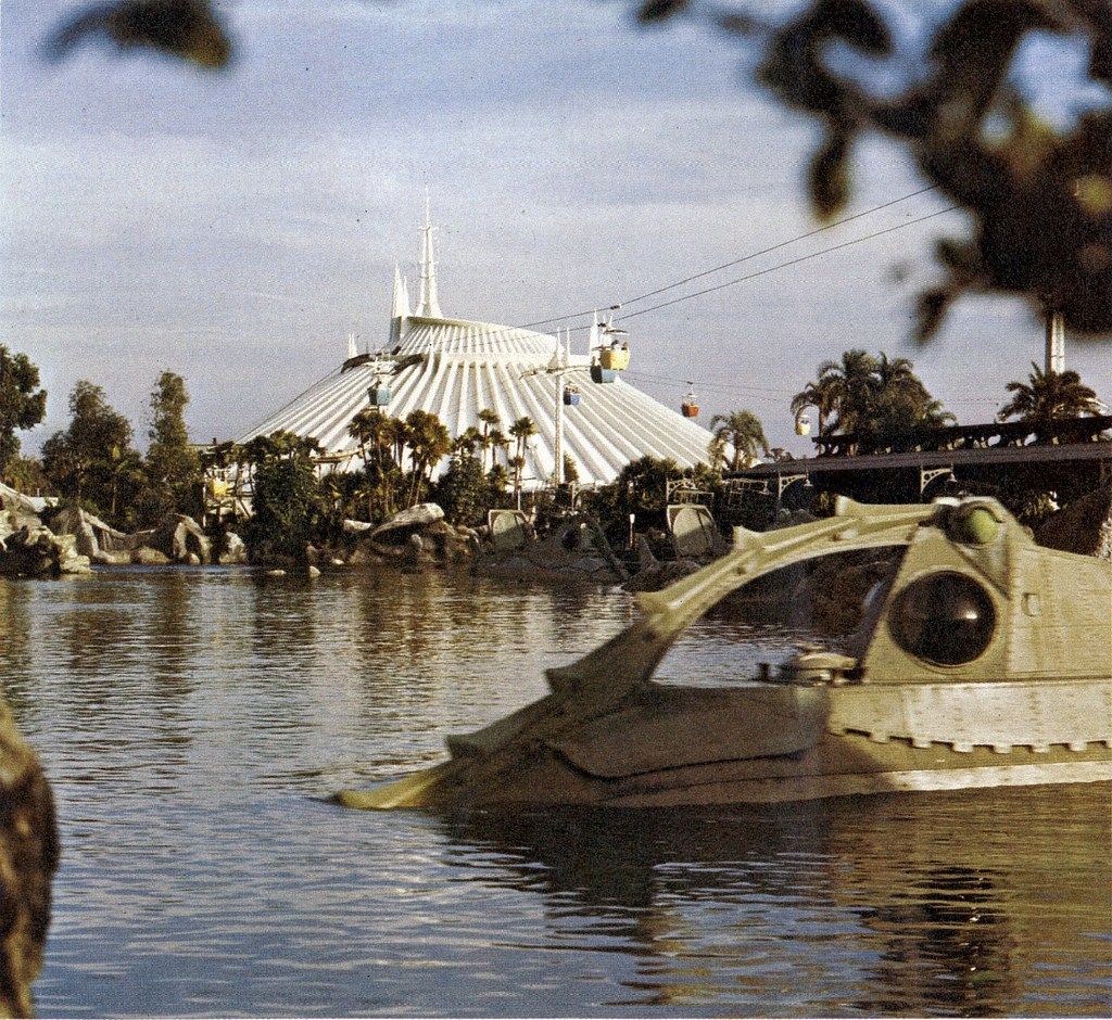 20,000 Leagues Under the Sea: Submarine Voyage